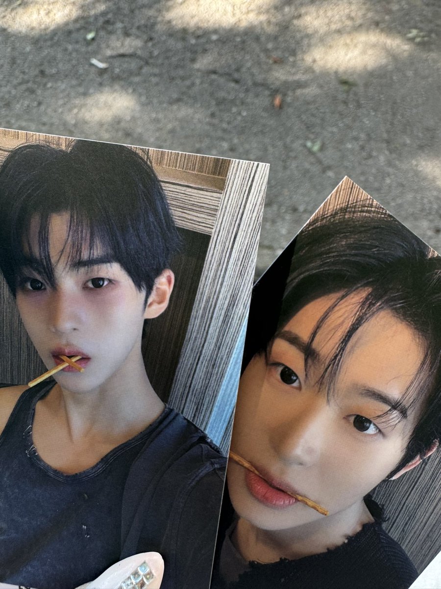 jjuni926's tweet photo. 저:
님: 김성준
아이덴티티 교환구해요 https://t.co/smp3f8Huk9