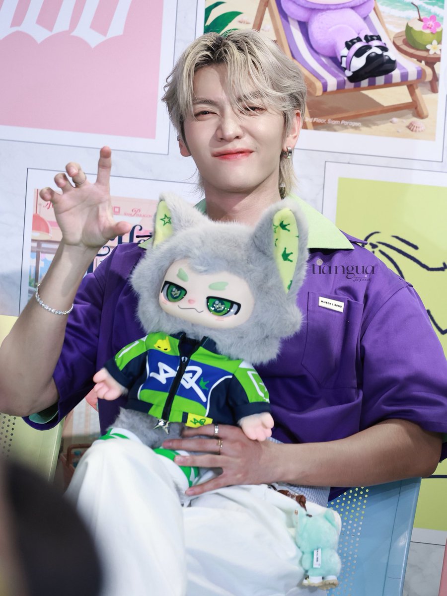 tiangua3469's tweet photo. น่ารักอ่ะ
@Bossckm_ 

AOOTH WITH BOSSCKM

#AOOHelloThailand
#AOO_PopUp_Thailand 
#BossChaikamon #ShawtyBoss https://t.co/eG6sd8V9Nx