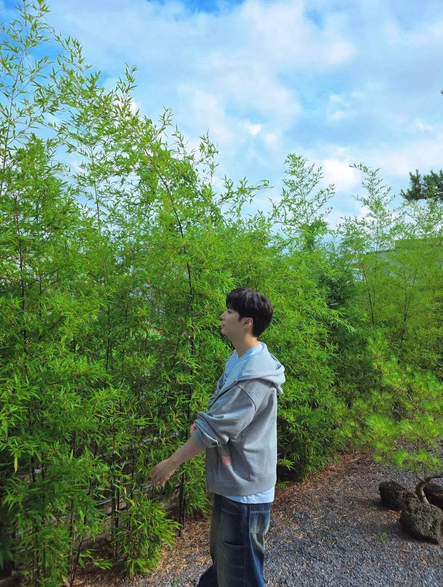 NUEST_kim08jr's tweet photo. 20260808 __jonghyeon Instagram Update
🐢:
🔗https://t.co/W0fJHex8zs
#김종현 #KimJonghyeon #NUEST #뉴이스트 https://t.co/q5iZshSvSq