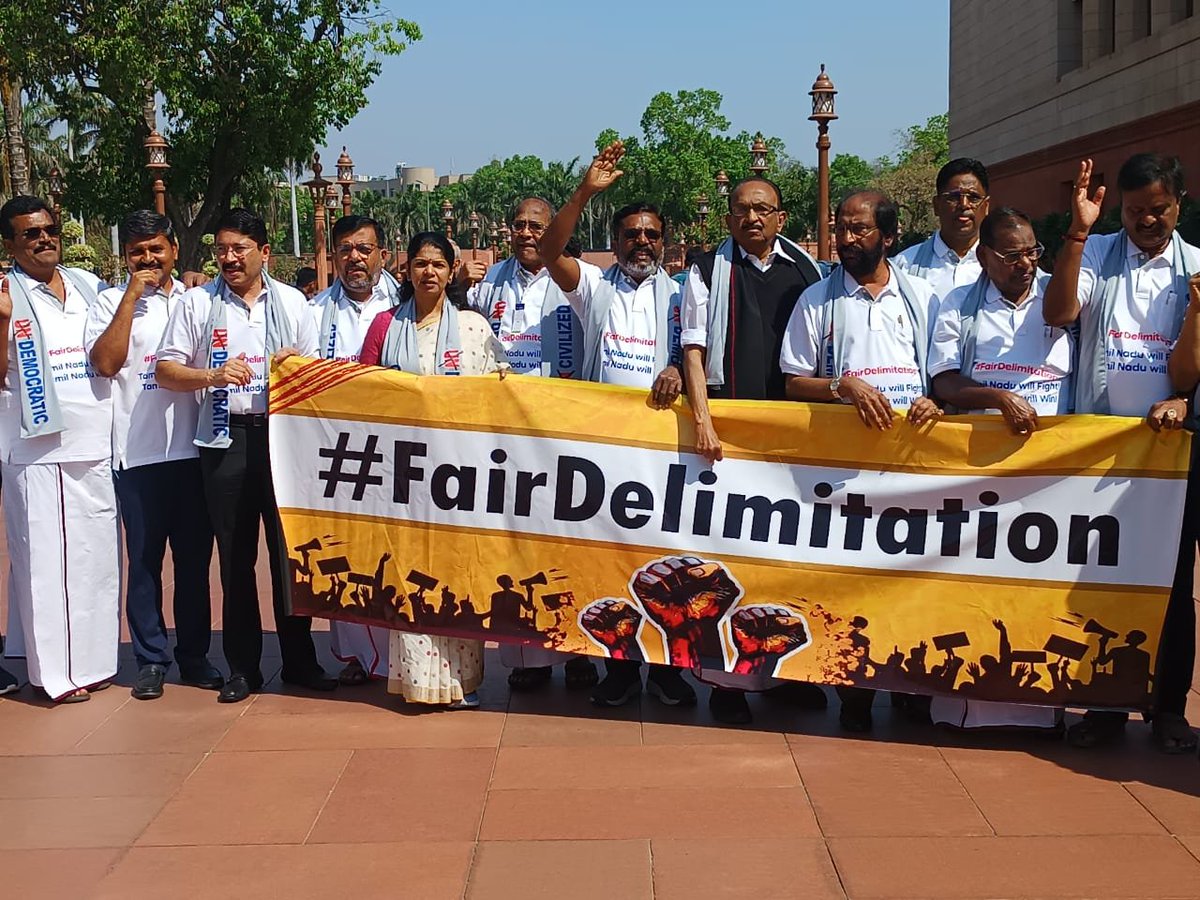 get2karthik's tweet photo. There are enough proofs for fair delimitation by DMK.

Ppl who wish to accept facts can choose this. 

Ppl with DMK hatred or anil milking tharkurism can choose the other path. https://t.co/MC59lqCAIr