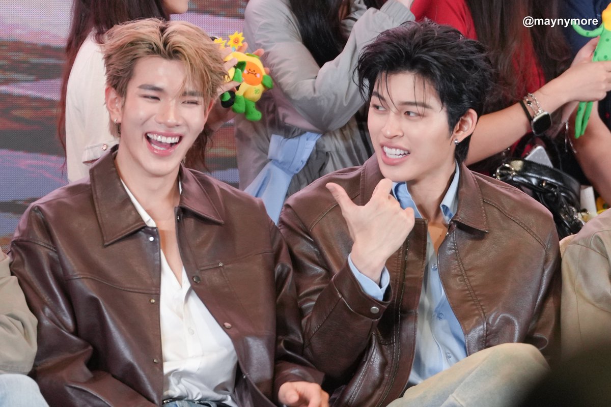 heavenlyeuri's tweet photo. Fourth and Pond are so cute! 🥹 Pond really gives off that big-brother energy who loves spoiling Fourth. 

He has so many P’ around him who adore him and love taking care of their Nong Fourth. 😭😭😭

GEMINIFOURTH IN MACAU 2026 
#GMMTVFanfestInMacau2026
#Fourthnattawat https://t.co/lO6ubvUlF5