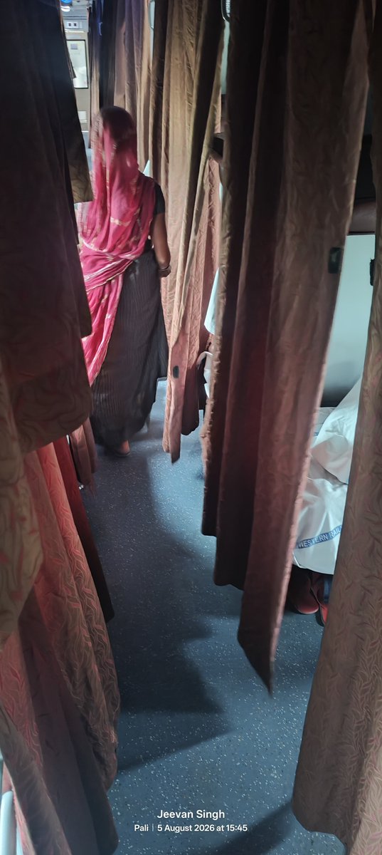 JivanSardar's tweet photo. @RailwaySeva @RailMinIndia @AshwiniVaishnaw
मैं हाल ही में Second AC में यात्रा कर चुका हूँ। मेरी यात्रा अब पूरी हो चुकी है, लेकिन एक गंभीर समस्या रेलवे के संज्ञान में लाना चाहता हूँ।
AC कोच के अंदर भी सामान बेचने वाले/अनधिकृत व्यक्ति आसानी से प्रवेश कर जाते हैं। समस्या गंभीर है। https://t.co/SStOnLP7dk
