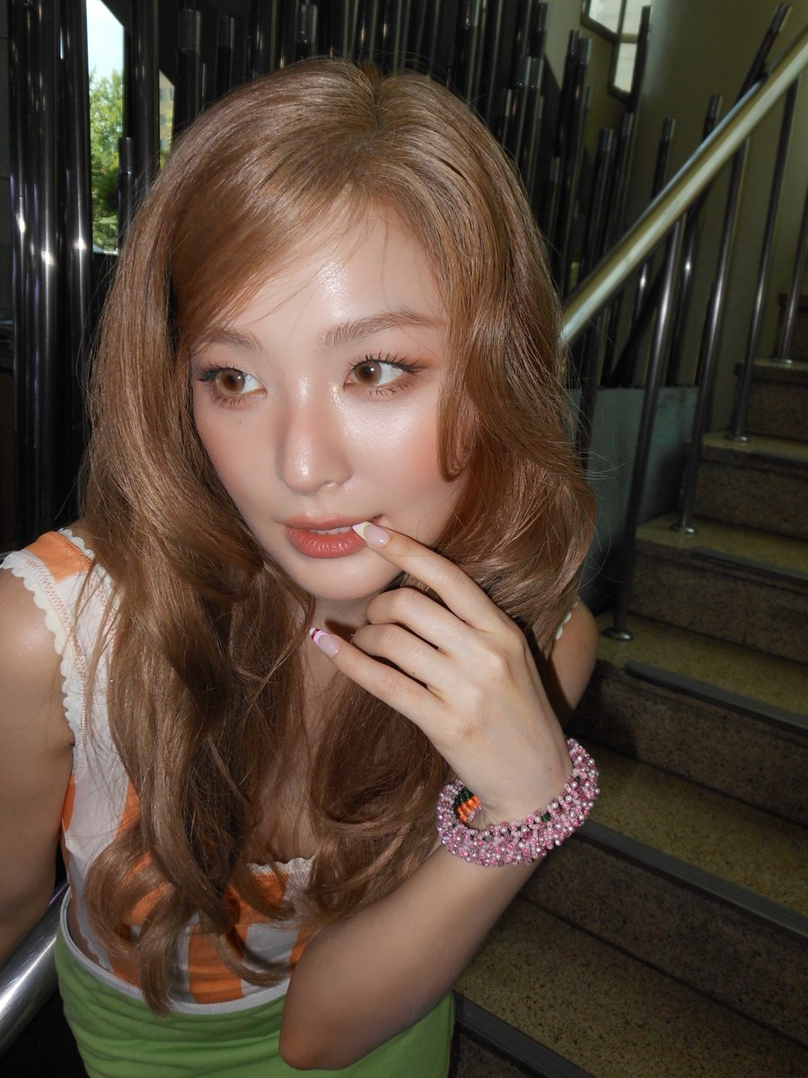 markvenclaw's tweet photo. the barbie of kpop https://t.co/LKJw3xUDDo