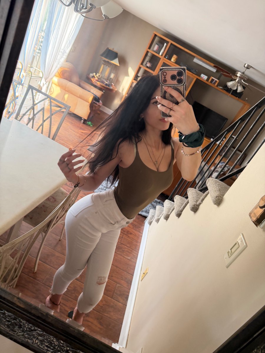 LillyJoyxo's tweet photo. when you have a fantasy you constantly imagine happening but you cant say anything to make it happen cause it'll ruin the whole point so you just need to wait for it to happen on its own 🙃

#nastymind #slimthick https://t.co/SABXpp3gaa