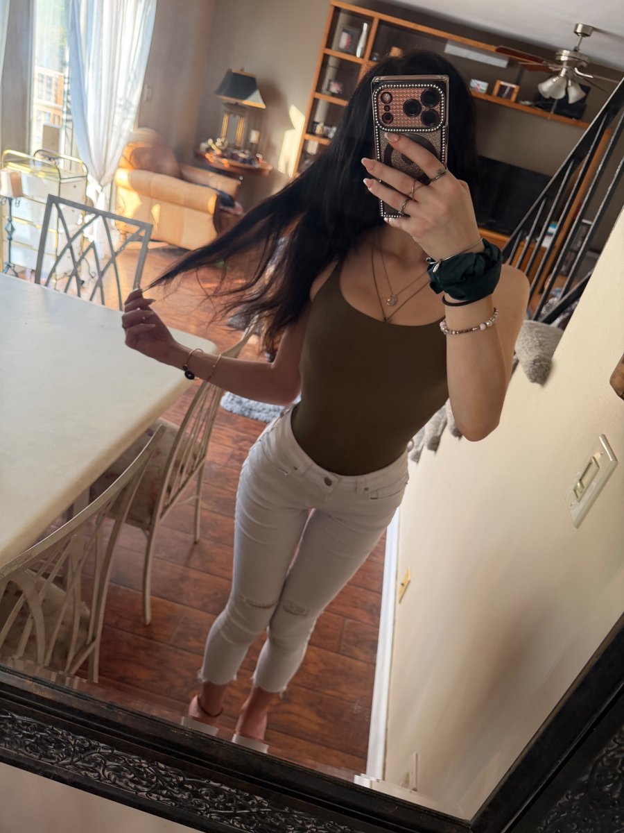 LillyJoyxo's tweet photo. when you have a fantasy you constantly imagine happening but you cant say anything to make it happen cause it'll ruin the whole point so you just need to wait for it to happen on its own 🙃

#nastymind #slimthick https://t.co/SABXpp3gaa