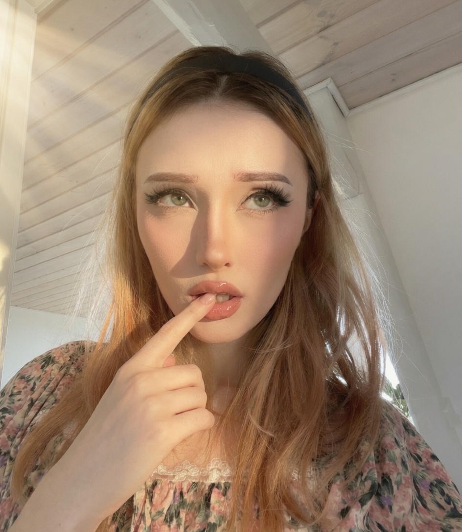 iamthatbrat's tweet photo. I've been bullying losers forever, I remember back in senior year I had a nerd doing my best friend's homework https://t.co/9DFIZmtuhe