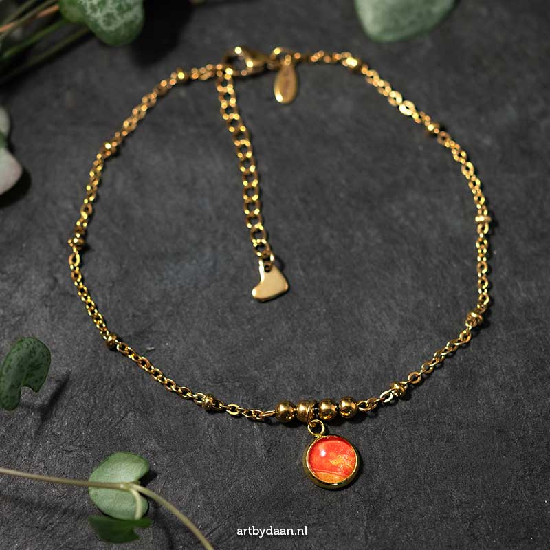 artbydaan's tweet photo. Laatste kans voor de zomer! ☀️✨ Dit zijn officieel de allerlaatste handgemaakte enkelbandjes van dit jaar! Geen enkel steentje is hetzelfde. Welke kleur vrolijkt jouw enkels nog op? ❤️ Grijp je unieke exemplaar snel in de webshop.

👉🏻  https://t.co/MioTlC0lJu

Delen = 🥰 https://t.co/M9xCZaBm04