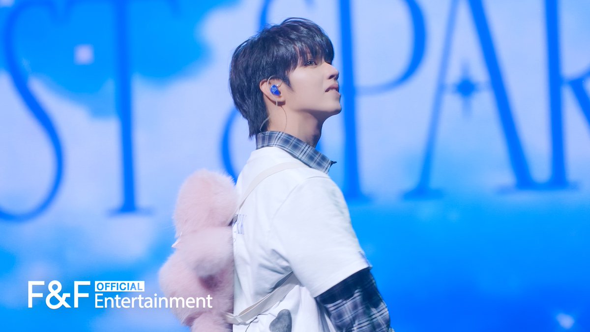 AHOF_official's tweet photo. [🎬] 'JUST SAY YES' Stage Clip | 2026 AHOF 1ST TOUR: THE FIRST SPARK IN MANILA

🖇 https://t.co/4iesE8Q4ao

#AHOF #아홉 
#THE_FIRST_SPARK
#THE_FIRST_SPARK_IN_MANILA https://t.co/9OgI99havu