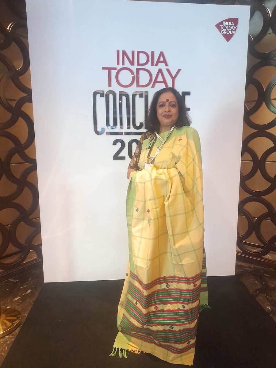 kkalpu's tweet photo. The range of handbooks #NationalHandloomDay @MadhurimaB_1 @nayanikaaa @artyshruti A Chettinad Votton, Hussain,Karwati from Nagpur, an Odiya Saree https://t.co/Acse1AHxDP
