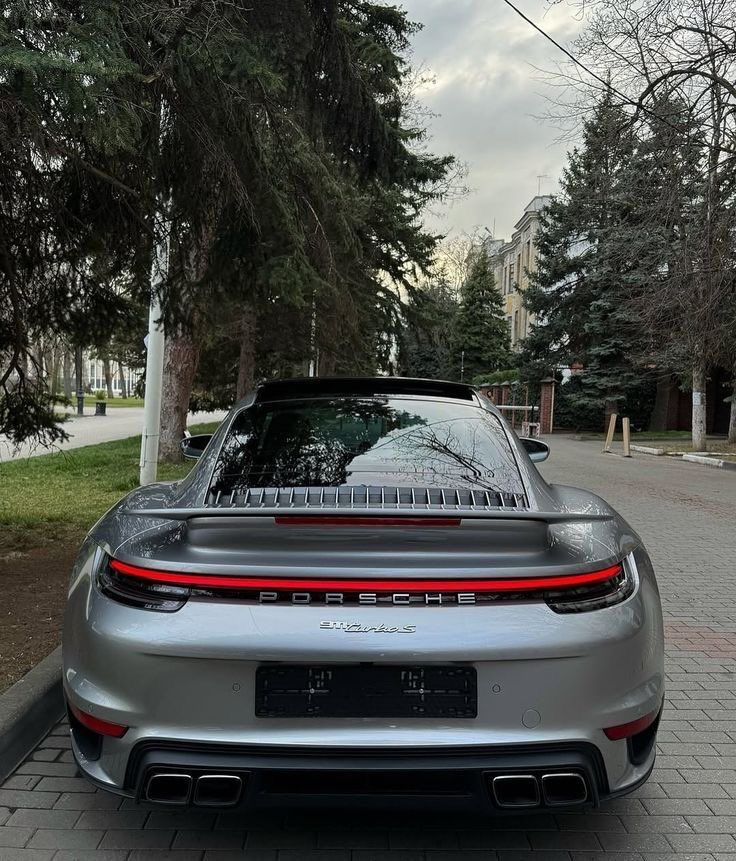 GentlemenxStyle's tweet photo. Quiet success looks good from the driver's seat. https://t.co/xEkPTjzoT6