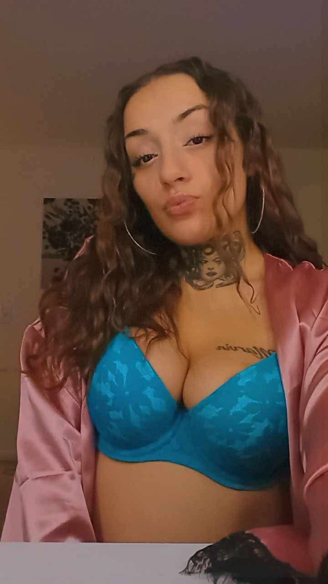KayMariexo03's tweet photo. Goodnight😘🫦 #latina #sexy #latenight #titties https://t.co/fPveoIn5pI