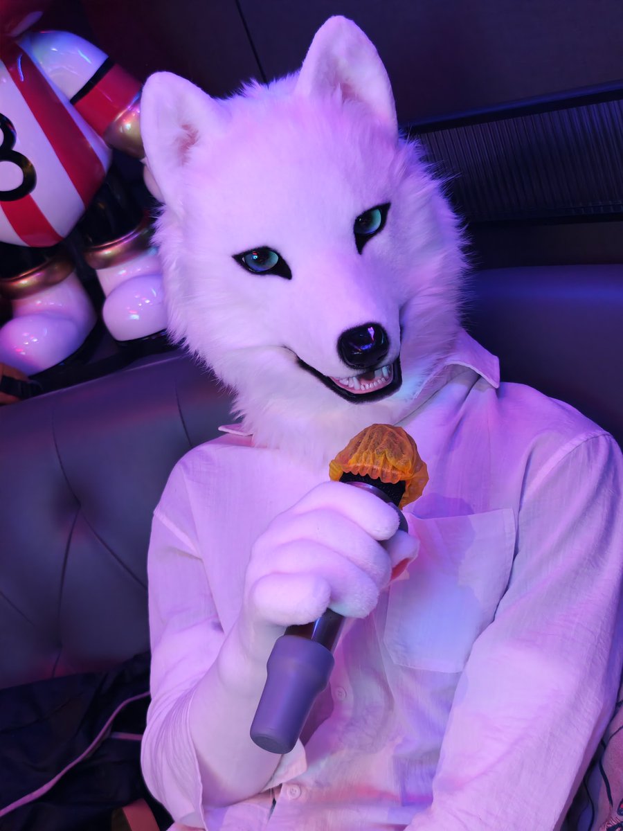 austin35623103's tweet photo. 歌を歌う🎤

と、名前は…マシロ
シロちゃんって呼んでもいいよ🤍

🧵@FurticStudio https://t.co/s51yxz2Bwr