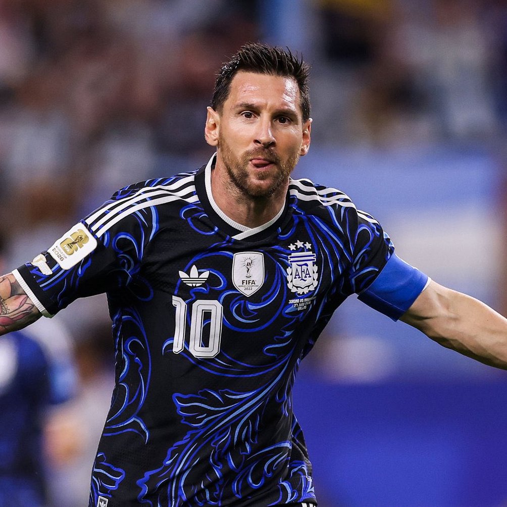 goalsside's tweet photo. 🚨🚨| BREAKING: A plot to 𝐀𝐒𝐒𝐀𝐒𝐒𝐈𝐍𝐀𝐓𝐄 Lionel Messi during the World Cup has been revealed. 😱🇦🇷 

A newly released US police report reveals that he was targeted with the highest number of threats of any player during the tournament, including an alleged suicide attack plot. 

Before Argentina's group-stage match against Jordan, a caller warned Dallas airport that three armed individuals carrying homemade explosives planned to enter the stadium, explicitly singling out Messi.

Similar warnings emerged ahead of Argentina's match against Egypt, alongside a separate bomb threat claiming explosives were hidden in stadium bins. 

Law enforcement thoroughly searched the venue with bomb-detection dogs and found no explosives, confirming the threats were false alarms.

{@marca}
