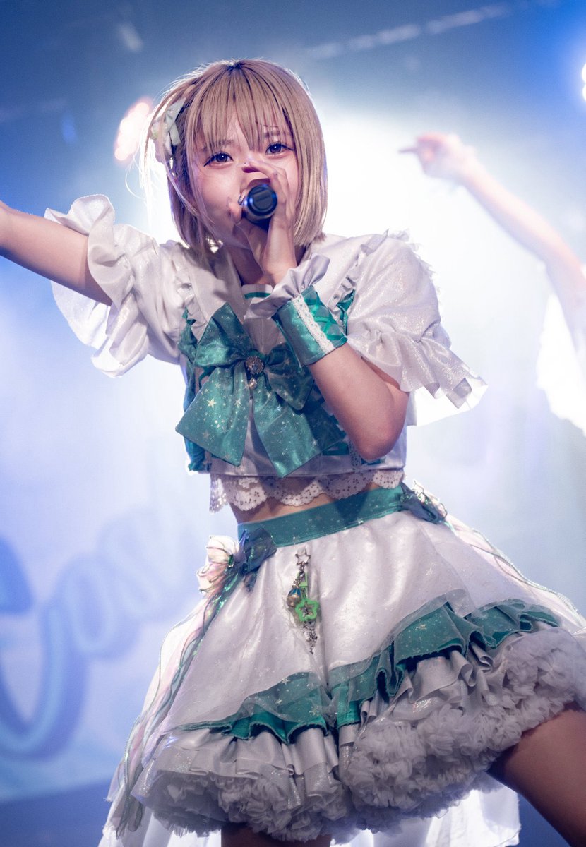 himana_luvrix's tweet photo. 正直私は新規で選んでもらえることが比較的少ない。これは前のグループの時からずっとそうでした。ダンス、魅せ方、ビジュなど魅力のあるメンバーと出会ってきました。沢山アイドルグループがある中選んでもらうのも当たり前ではないし、そのグループの中でもさらに私たちは選ばれている。

沢山の選択肢の中であなたは『私がいい』という理由を見つけて出会ってくれました。

だからこそ私は「一度選んでくれた人に、ずっと応援したいと思ってもらえるアイドル」でありたいと思っています。

琴葉ひまなを好きになってくれてありがとう。あなたが私を選んでくれたことを正解にできる未来をLUVRiXで作っていきます。
その未来にはあなたがいてほしい。