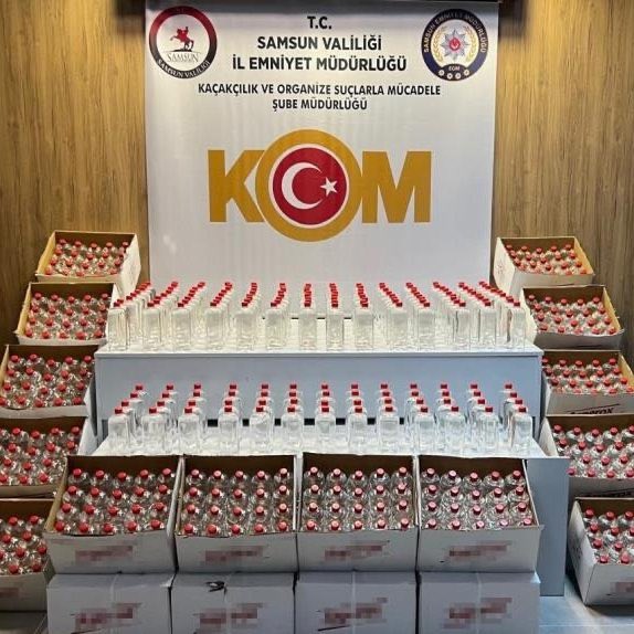 uyandirmservisi's tweet photo. Samsun'da 1 ton 160 litre kaçak etil alkol ele geçirildi. https://t.co/UcMDuzT58M