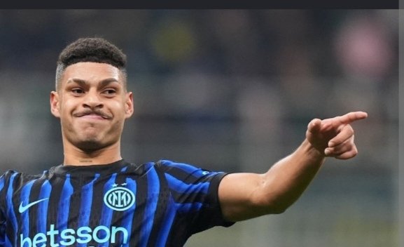 GabrieleGalilea's tweet photo. Dopo anche questa amichevole #interJuventus credo sia evidente che #inter giochi in 10 con #luisenrique. Dobbiamo prendere 2 esterni e uno potrebbe essere #perisic. Basta insistere con il brasiliano... Grazie per tutto ma per favore diamolo via #inter. ✌️🍀 https://t.co/J7Mgnqzf1Q