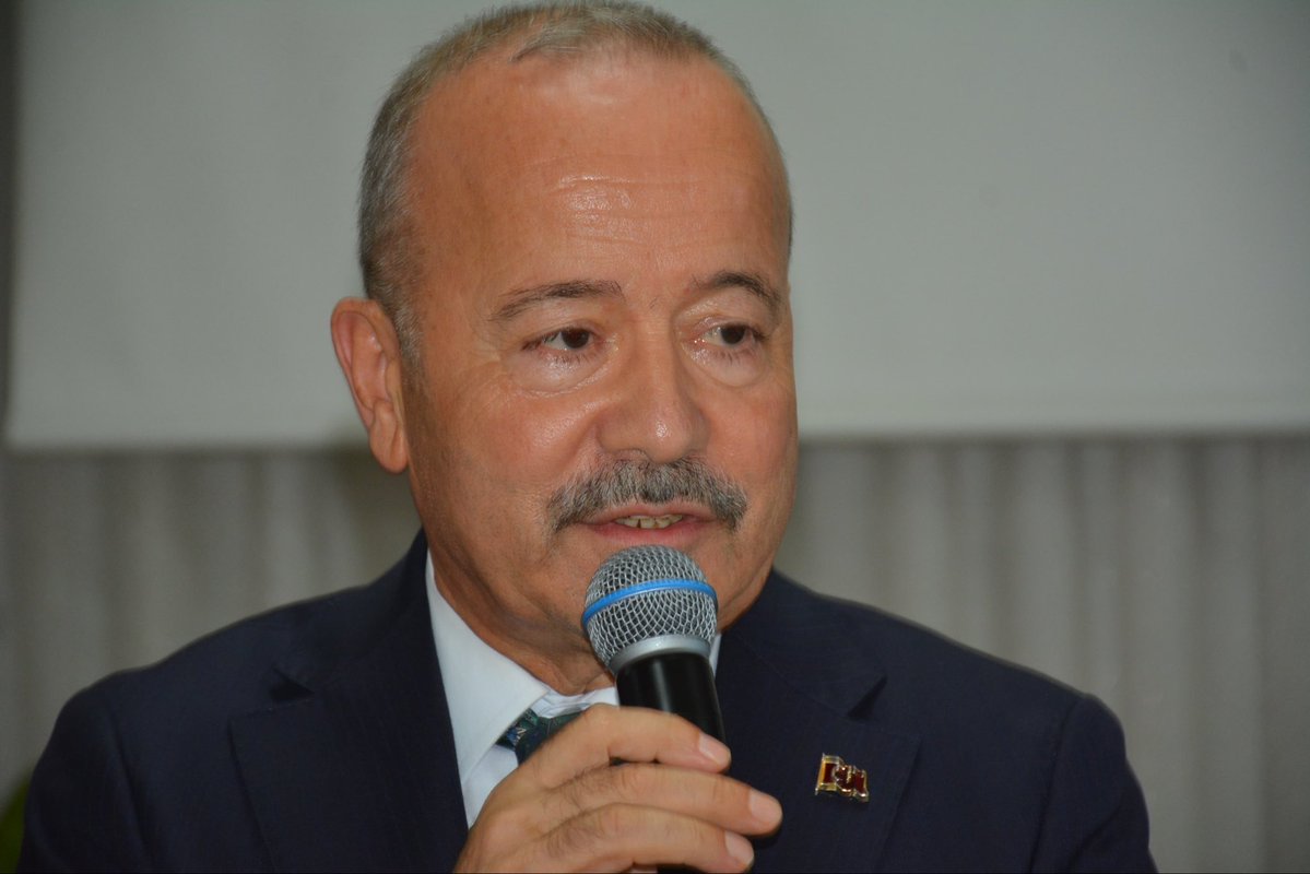 MehmetTaytakMHP's tweet photo. 📍AFYONKARAHİSAR 

İl Başkanımız Ahmet Kahveci, il ve ilçe teşkilatlarımız ile dava arkadaşlarımızın güçlü katılımıyla gerçekleştirdiğimiz kongremizin; teşkilatımıza ve Merkez ilçemize hayırlı olmasını diliyorum.

Üç hilalimizi devralan ilçe başkanımız İlker Celep ve yönetim kurulunu yürekten kutluyorum. Görevi devreden başkanımız İbrahim Danaoğlu ve yönetimine hizmetleri ve emekleri için teşekkür ediyorum.