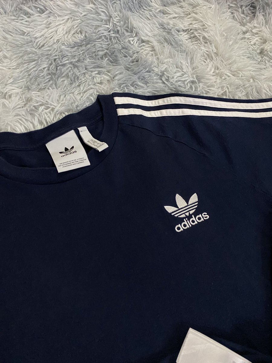 _sertid1's tweet photo. เสื้อยืด adidas สีกรมแถบขาว แท้ โลโก้ปัก สภาพใหม่มากก ไม่มีตำหนิ

อก 42 ยาว 26
ราคา 490 บาท

#ส่งต่อadidas #เสื้อผ้ามือสอง #เสื้อadidas #ส่งต่อเสื้อผ้ามือสอง #โล๊ะตู้เสื้อผ้า #ส่งต่อstylist #เสื้อผ้ามือ2 https://t.co/T2Djdhzbdb