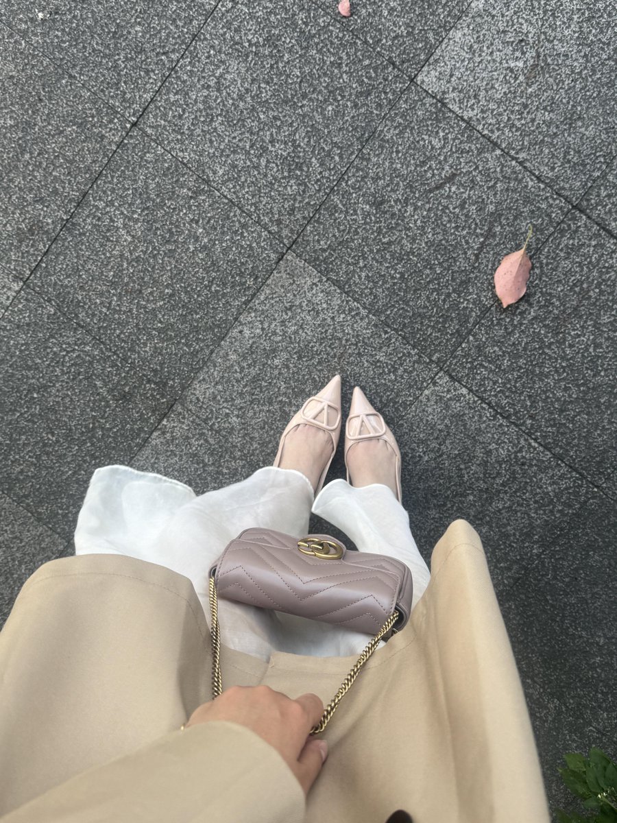 Starlet_Tess's tweet photo. It’s the floating white skirt and classic studs for me.  Pure elegance in every step. https://t.co/fUMwWHsFyN