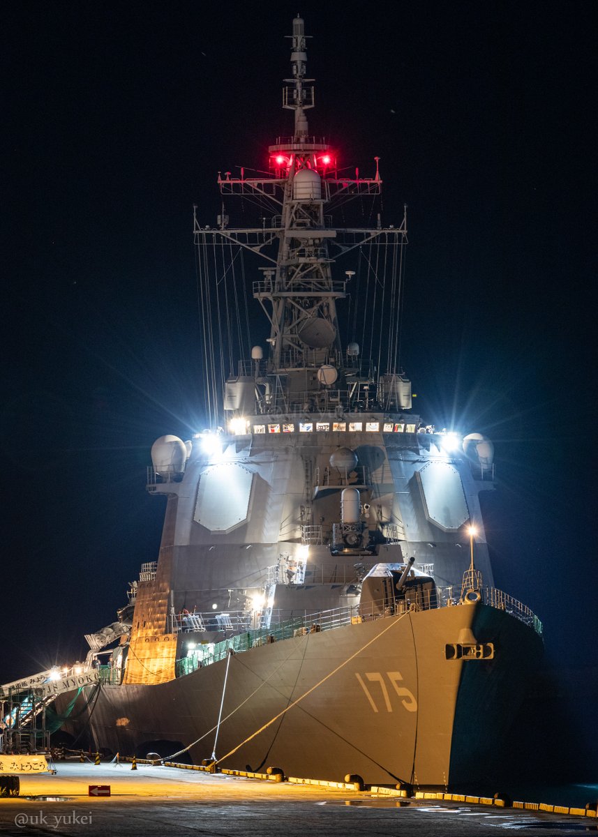 UK_yukei's tweet photo. 直江津港の護衛艦みょうこう夜撮✨️

美しい…(´ ‿｀) 

就役30周年記念。そして妙高山の麓、上越直江津への入港は11年ぶりとのこと。
上越市民としてありがとう。
＃海上自衛隊 https://t.co/k95I95xQT8