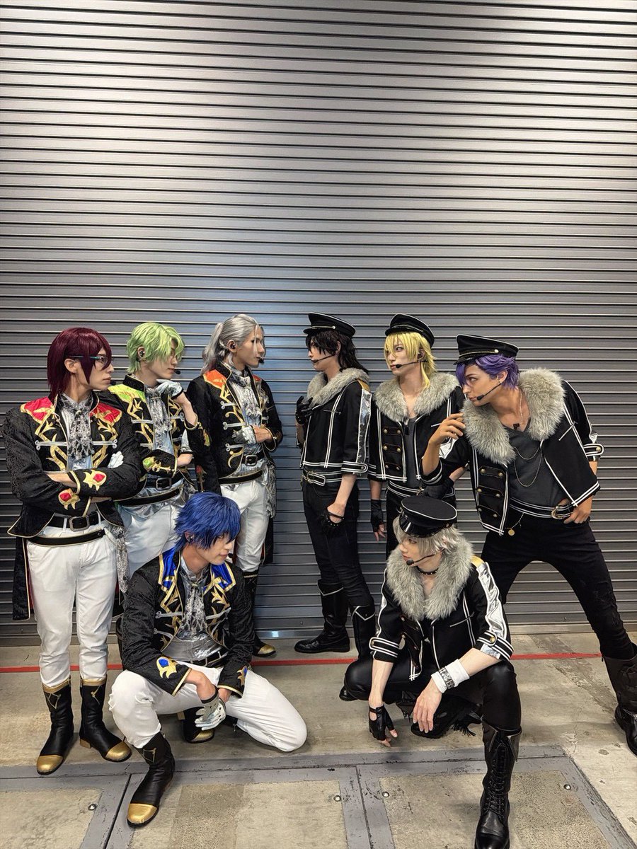 akira_no_twi's tweet photo. 『あんさんぶるスターズ！THE STAGE』
-10th Anniversary LIVE- 

横浜2日目無事に終了いたしました。
ご来場いただいた皆様、誠にありがとうございました。

今日はEdenと写真を撮った。
パフォーマンスも歌も負けたくない。

俺たちUNDEADの力、見せつけてやる！ https://t.co/DzNJswNhG6