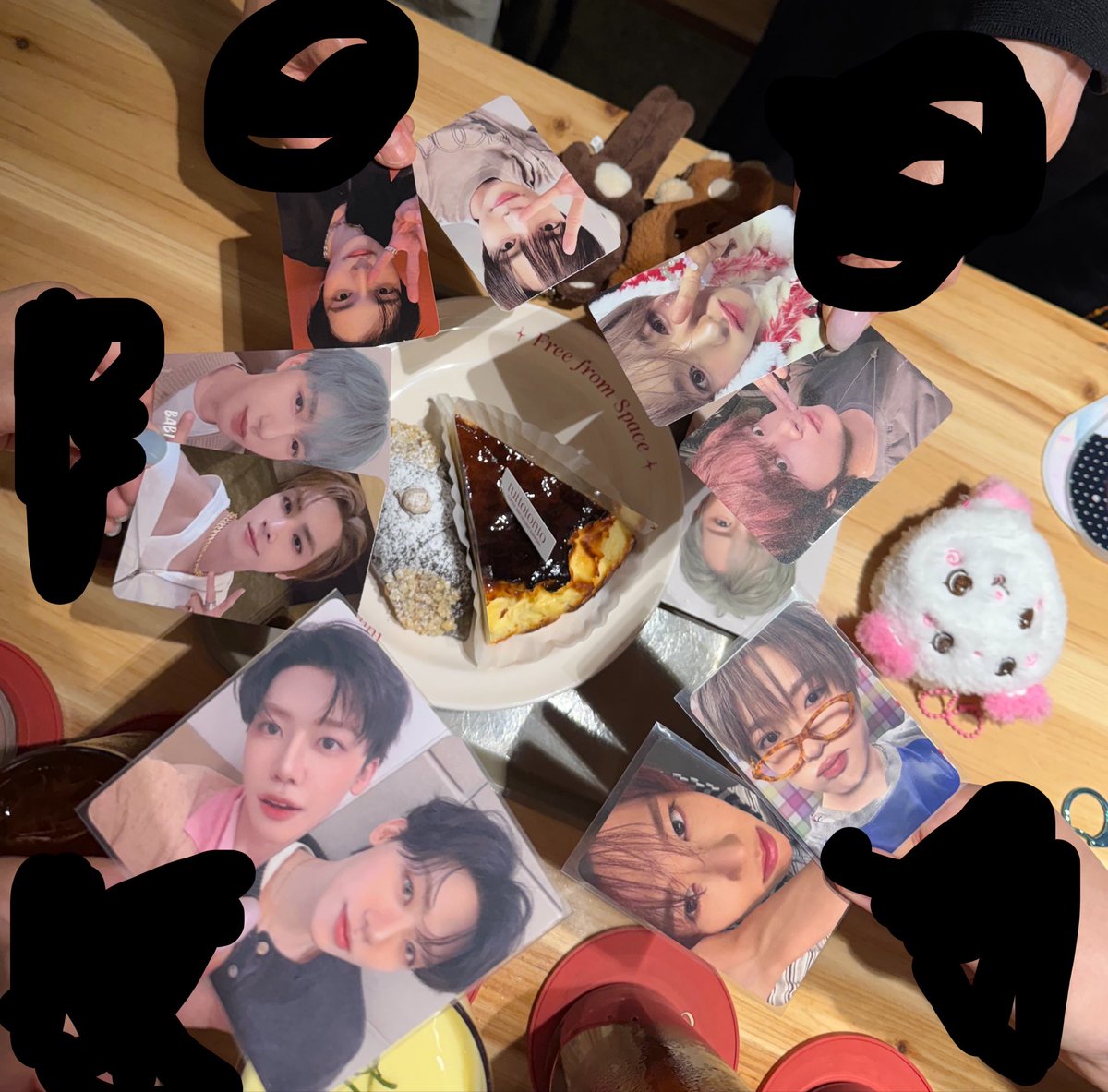 azzang2__'s tweet photo. 1주년 기념 하딜❤️
그때 그 장소 그때 그 자리
덕분에 하나가되었습니다 감사합니다^^

무슨 1주년이~게~? https://t.co/bCgiDqjFoI
