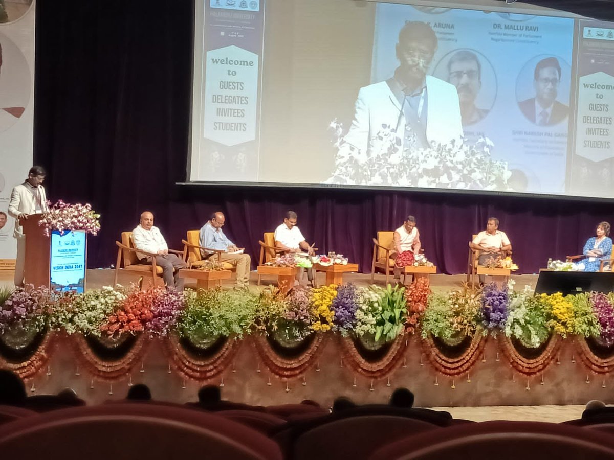Sanjay_Shitole's tweet photo. Representing SNDT Women's Univ at the National Conference on "Vision India 2047" at Palamuru Univ, in collab with @EduMinOfIndia (PM-USHA).Great sessions on innovation &amp; youth empowerment! #VisionIndia2047 #NEP2020 #AICTE #PMUSHA #ViksitBharat2047 #HigherEducation https://t.co/Tj27yiJG7c