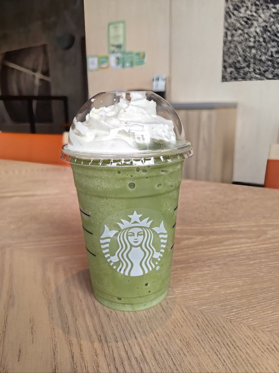 dundeIion's tweet photo. Make iced matcha latte in 2 mins! Whisk matcha powder + hot water, add ice + oat milk, done. Refreshing u0026 low-sugar for busy days.， https://t.co/dJ5IlHcl0D