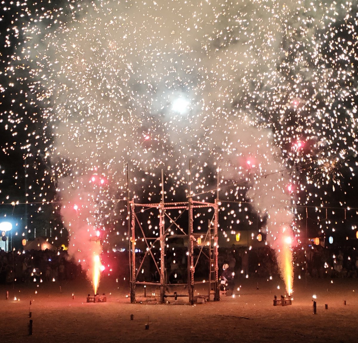 game9636's tweet photo. 近所のお祭り&amp;花火
音と煙のにほひがとても良かった(b･ω･)b https://t.co/22GHYLg9jy