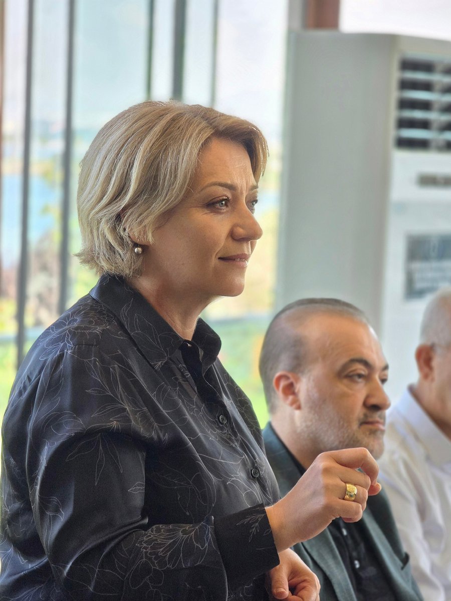yyaseminozdemir's tweet photo. 📍Mahalle Başkanları Buluşması 

Sözümüz bir, gayemiz bir!

Kadın kolları ilçe başkanlarım, mahallelerimizin yürekli mahalle başkanları ve sarsılmaz inancıyla gecesini gündüzüne katan kıymetli dava arkadaşlarımızla kampta  buluştuk.

Bizler; samimiyeti,güçlü liderliğiyle yolumuzu aydınlatan Cumhurbaşkanımız,Genel Başkanımız Sayın @RTErdogan ‘ın izinde,bu kutlu davanın birer neferiyiz.

Sadece binaların,sokakların değil;gönüllerin de imarına talip olan AK Kadınlar olarak;

Her kapıyı çalacak,
Her yüreğe dokunacak,
Mahalle mahalle,sokak sokak, ev ev davamızı büyütmeye devam edeceğiz.

Milletimize olan aşkımızla durmak yok,yola devam!💪❤️

Siyaset #KadınlaMümkün !

@Akparti 
@tugbaisikercan 
@AKKADINGM 
@akkadinkocaeli 
#kocaeli #KüreselLiderErdoğan
