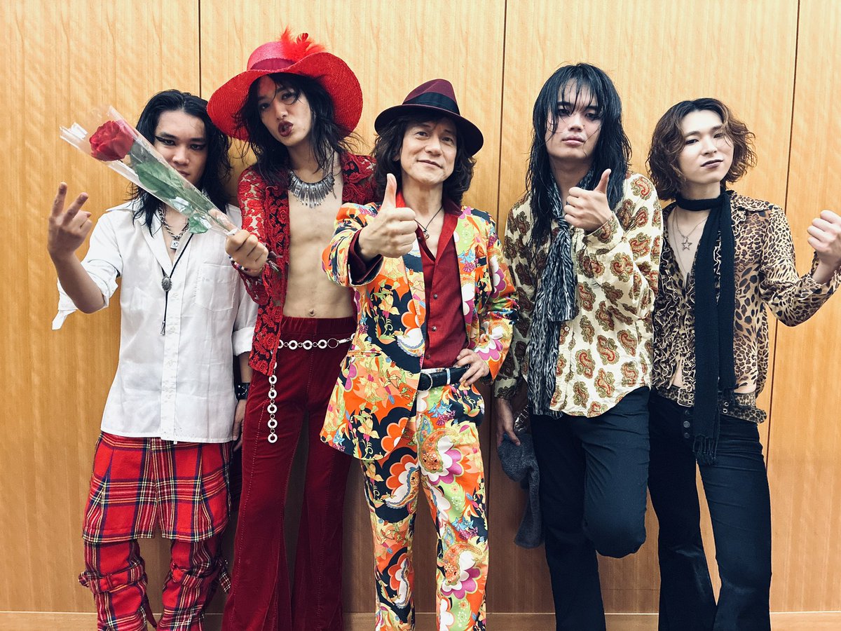 DiamondyukaiS's tweet photo. 中小企業ROCK LIVE 5 怒りの就活ロード

#杏子 さん #暴動クラブ さんと📸

お越しいただきました皆さんありがとうございました🔥

https://t.co/ptDgAk6i98 https://t.co/8IqeZCD0jW
