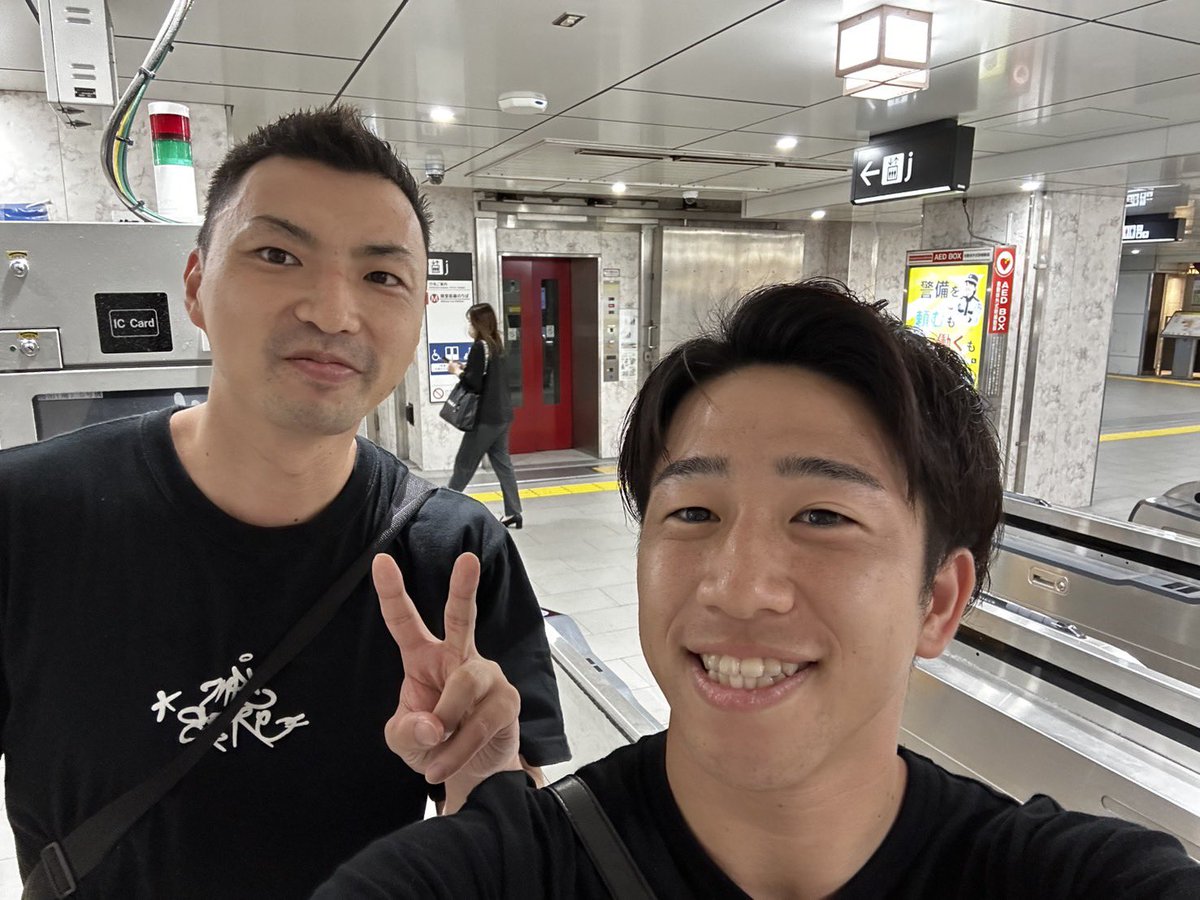 DanceboyYu's tweet photo. 拳史郎ー！！
店長プレゼン通過おめでとう！！めちゃくちゃすごい！さすがです🤙
絶対行けると思ってたんでめちゃくちゃ嬉しい😃
#ドクターストレッチ https://t.co/9f55I7warn