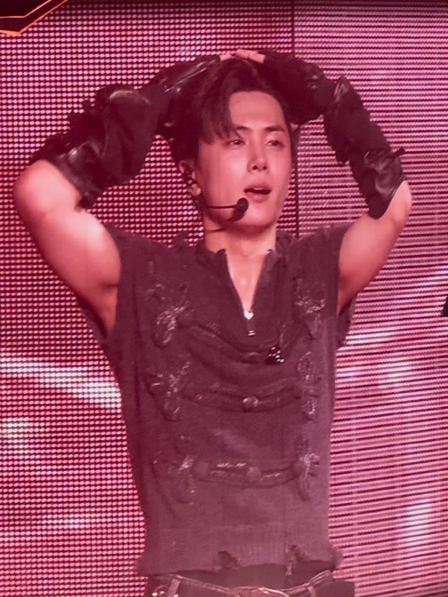 mainlyjay's tweet photo. WTF PARK JONGSEONG #JAY #제이 https://t.co/lu7YBXZlVn