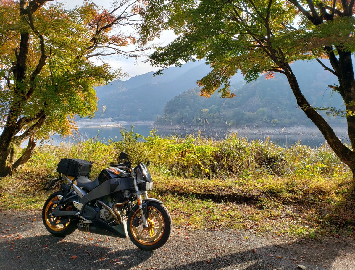hofuman12's tweet photo. #バイク乗りとして軽く自己紹介
名前：blacky
性別：男
年齢：40超え
身長 : 163
住み：愛知県名古屋市
愛車：Buellユリシーズ, Buell XB12S
一言：東海三県や長野あたりで一緒にツーリングに行ってくれる人を探してます！ 連絡ください✌

#ツーリング仲間募集
#愛知県
#三重県
#岐阜県 https://t.co/N7Xfcm4DKM
