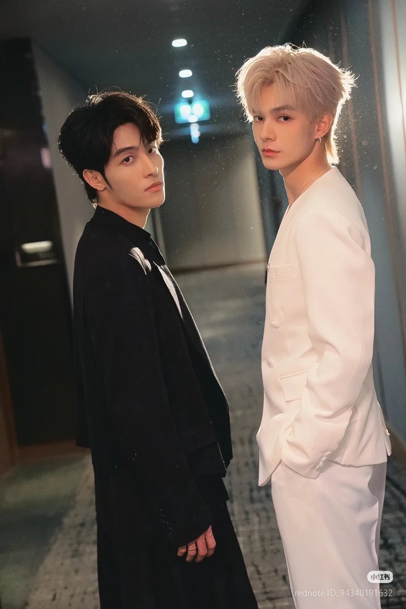 xizhao_fanclub's tweet photo. ✨ XiZhao RECORD

Moments captured in frame, together they step into the glow of the grand occasion.

He Changxi and He Yanzhao at the Weibo Cultural Communication Night Thailand. 🧡💛

#XiZhaoAtWeiboGala #WeiboCulturalCommunicationNightThailand #XiZhao https://t.co/qRMcfqpJcl