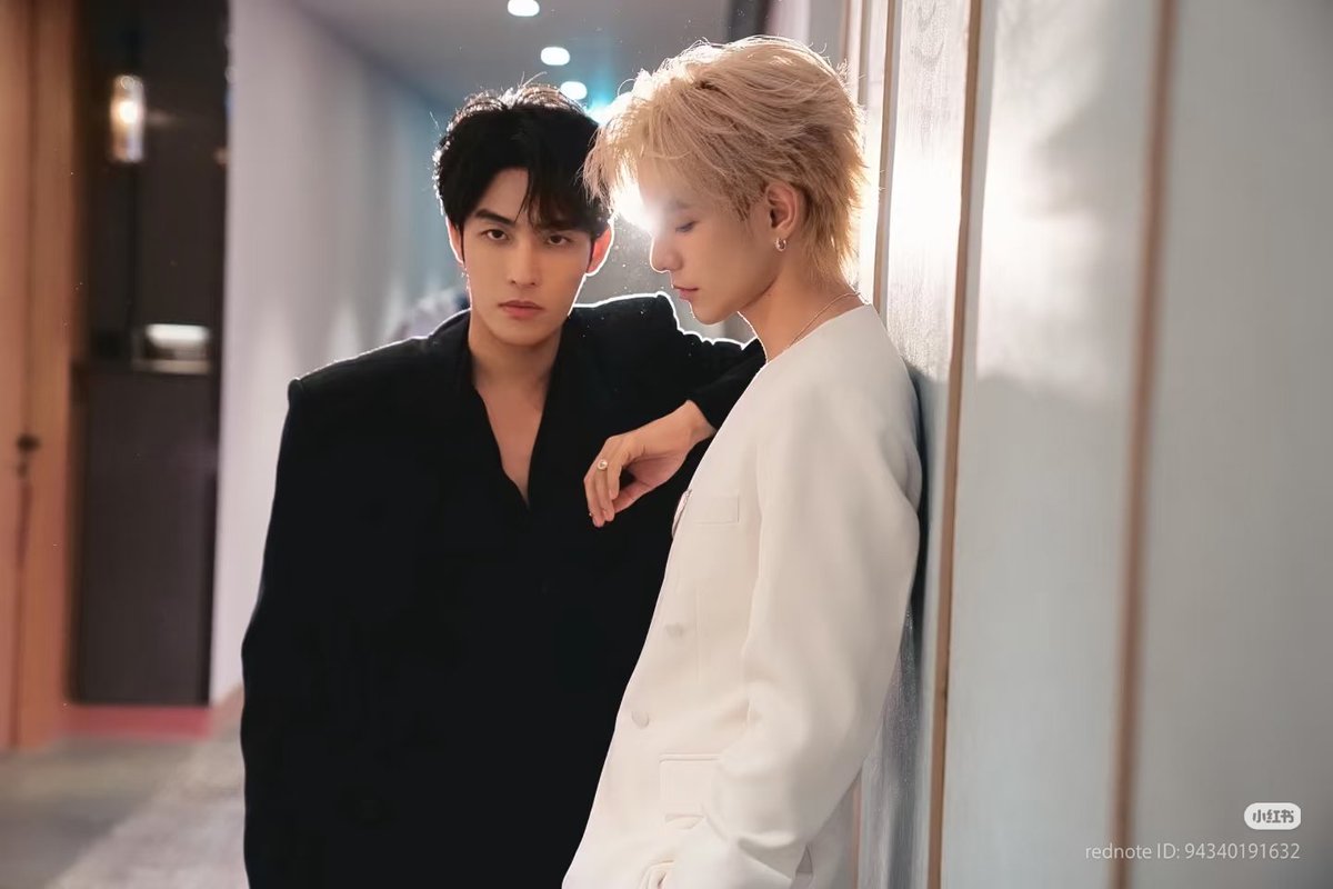 xizhao_fanclub's tweet photo. ✨ XiZhao RECORD

Moments captured in frame, together they step into the glow of the grand occasion.

He Changxi and He Yanzhao at the Weibo Cultural Communication Night Thailand. 🧡💛

#XiZhaoAtWeiboGala #WeiboCulturalCommunicationNightThailand #XiZhao https://t.co/qRMcfqpJcl