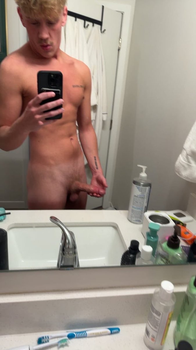 Markgpzh's tweet photo. Do you like the dick 🥵🏳️‍🌈 https://t.co/13gus12L8I