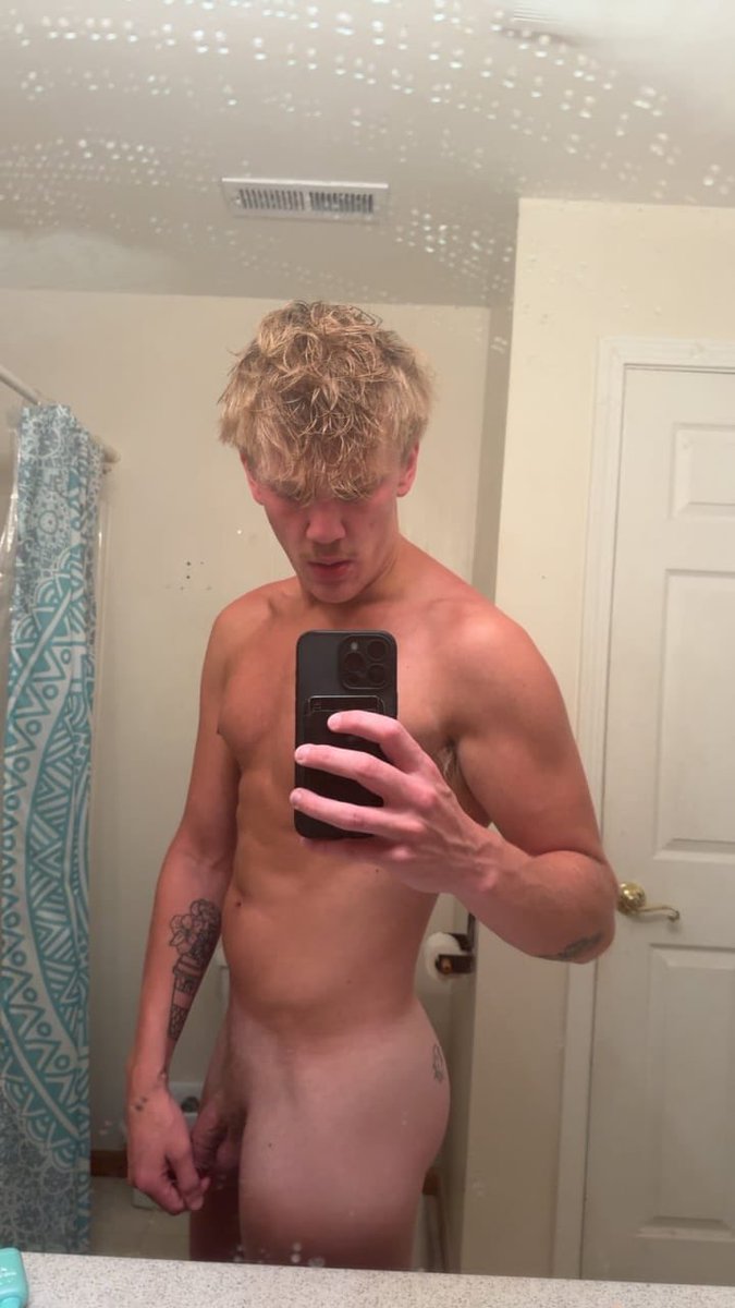 Markgpzh's tweet photo. Do you like the dick 🥵🏳️‍🌈 https://t.co/13gus12L8I