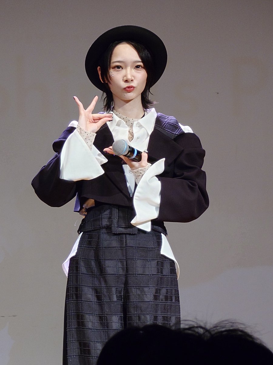 shitayuu_0627's tweet photo. こひなファンミ撮可タイム📸
表面張力衣装マジで似合いすぎなんよ😭 https://t.co/vj5mK6vInJ