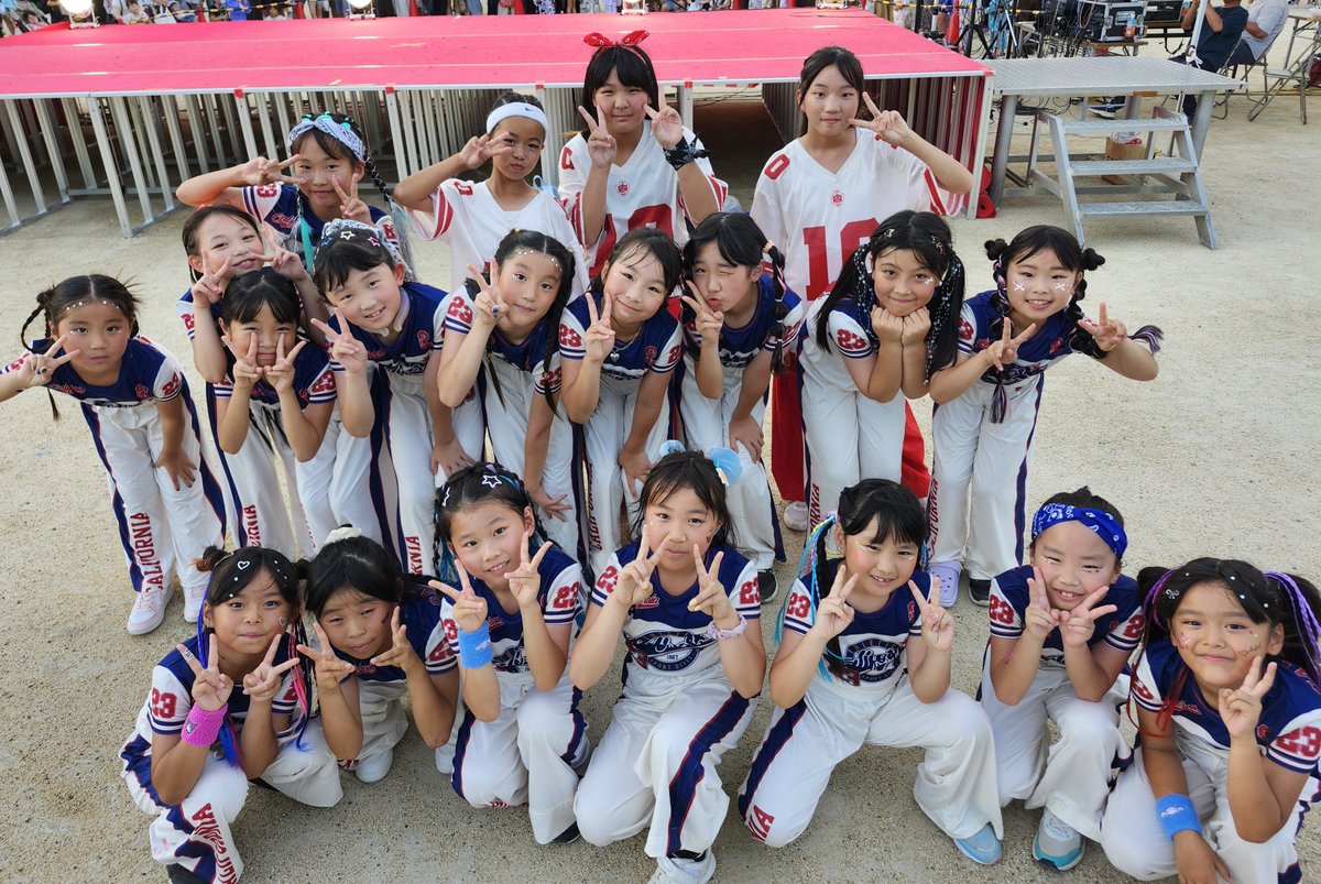 etcjrinfo's tweet photo. 葦原祭り無事終了しました！今日も楽しかった～⤴️😁⤴️
昔々にレッスンに来てくれてた子たちが声をかけてくれました😊1年に1度、この葦原祭りでしか会えない子たちなので本当に懐かしく嬉しかったです🥰
明日は総持寺の高齢者施設の夏祭りに参加させていただきます✨️みなさんに元気を届けるぞーっ💪 https://t.co/KJYlFQkTCL