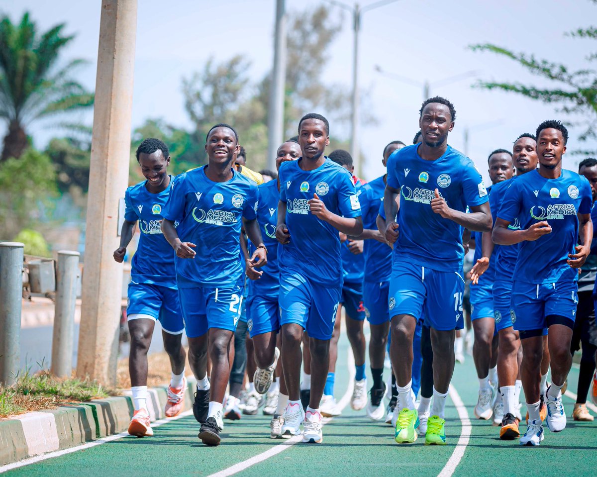 KigaliFC's tweet photo. Training day at the Nyarutarama Running Track 🟢💪🏾

Focused. United. Ready. ⚽️🔥
#TrainingSession #PreSeason https://t.co/cxsO63KPFb