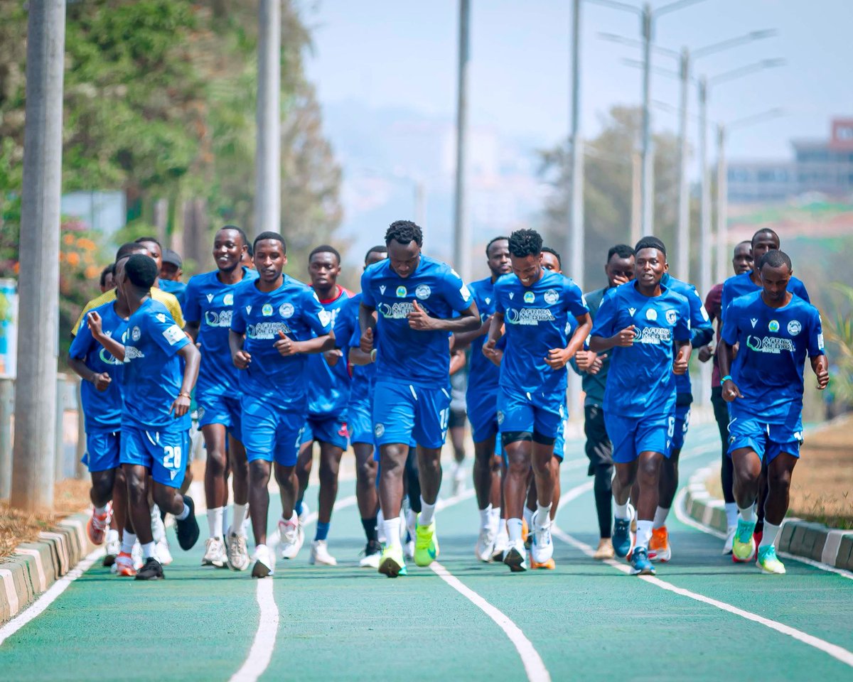 KigaliFC's tweet photo. Training day at the Nyarutarama Running Track 🟢💪🏾

Focused. United. Ready. ⚽️🔥
#TrainingSession #PreSeason https://t.co/cxsO63KPFb