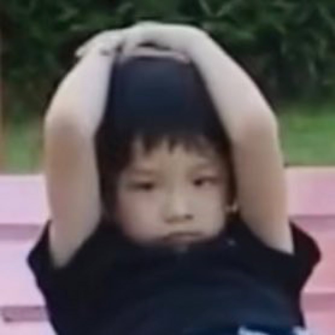 fluffynexx's tweet photo. เพื่อนบัสวิ่งตอนเยน ไอเรากะมายอตอนเจ้างัย ! https://t.co/ArdMPsRJuu