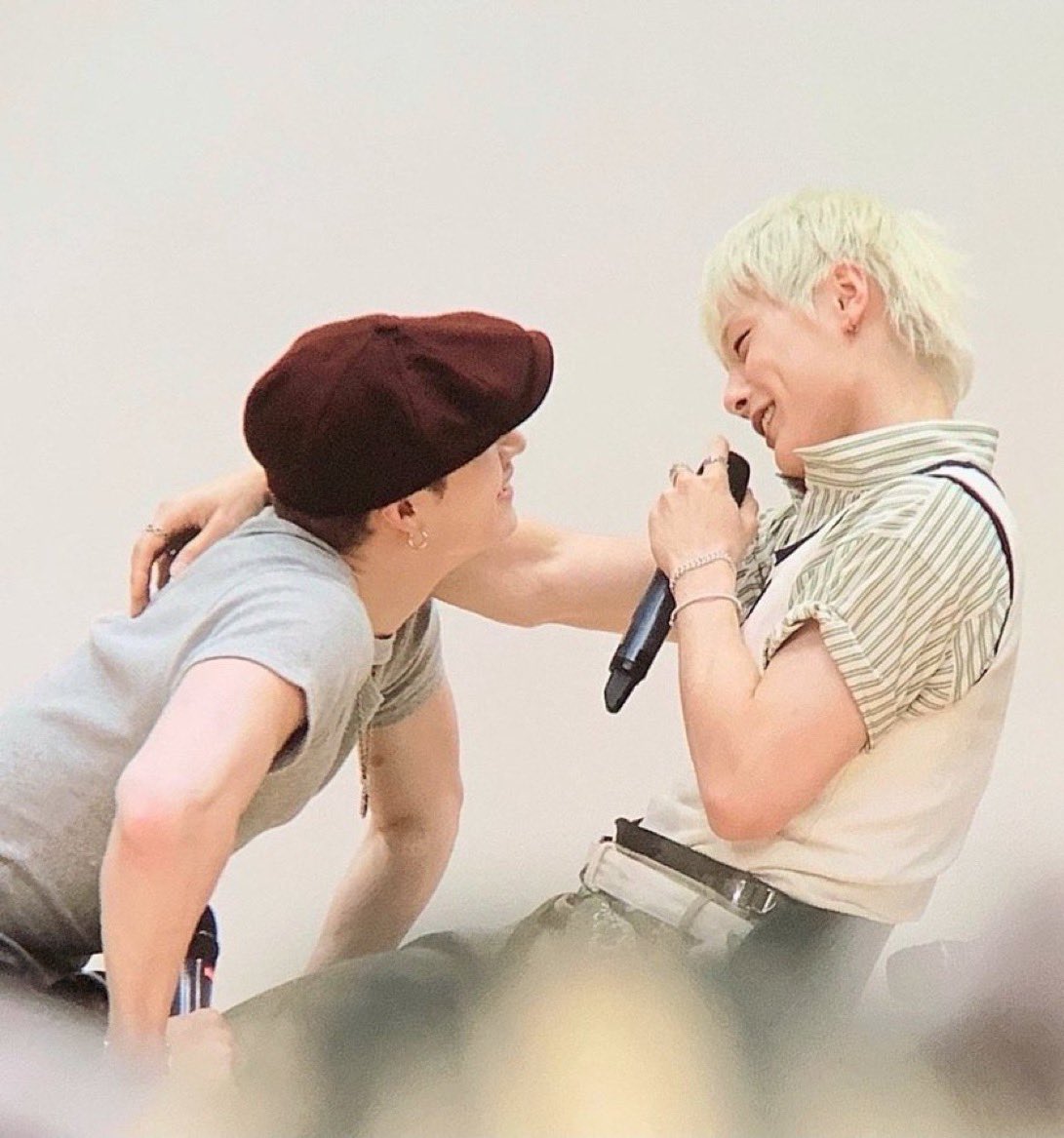 STARSNR4INDROPS's tweet photo. OH MY GOD https://t.co/7hxPkfAYsu