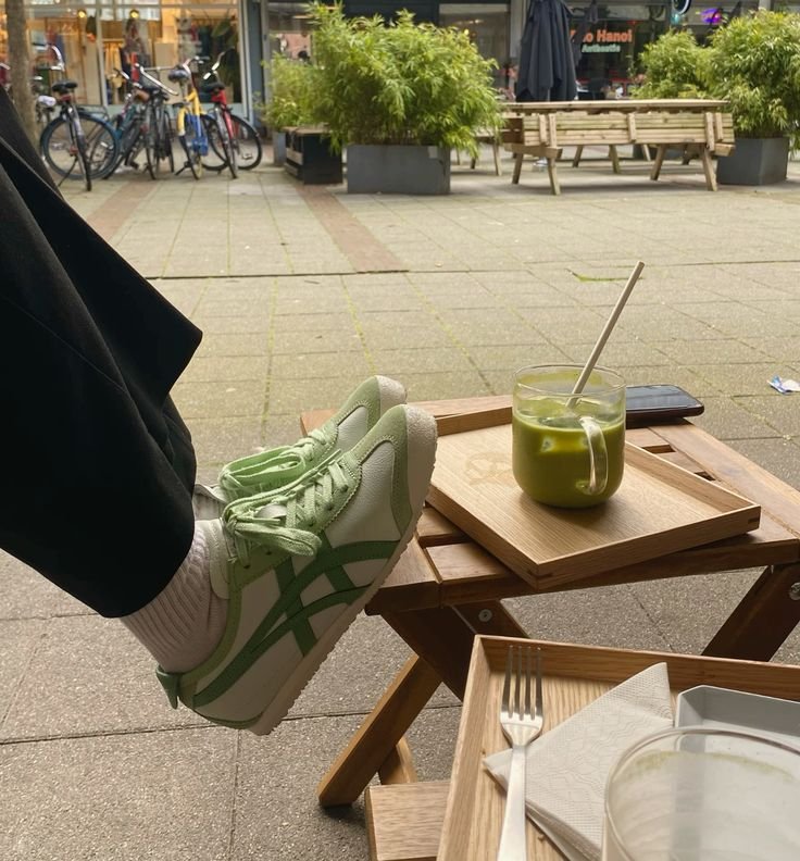 azsyabar's tweet photo. EHHH....ONITSUKA GREEN INI BAGUS JUGA 🥺😭 https://t.co/FDHJ618bPa