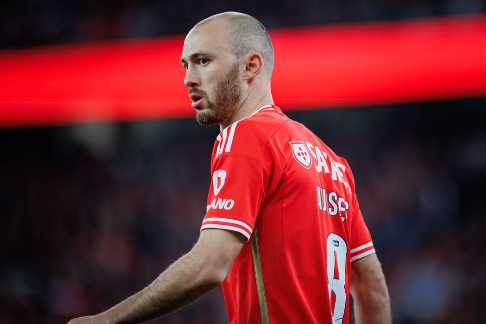 OFuraRedes's tweet photo. Meu capitão.
Meu careca lindo.
Justo.

Boa decisão do Benfica. https://t.co/JEL8uYbug7
