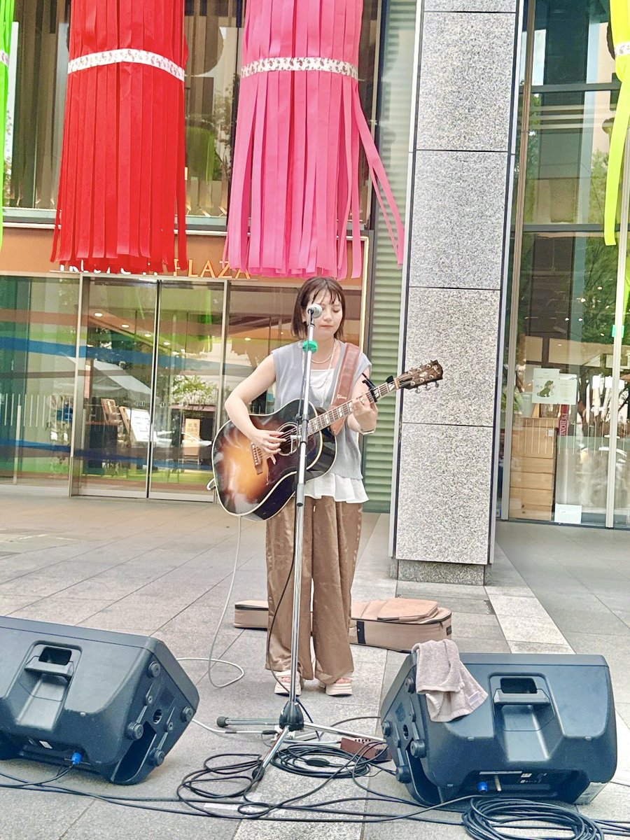 Liho_uta's tweet photo. そして!トラストシティにて七夕テラスフェス!ありがとうございました🫶🏻🫶🏻🫶🏻
吹き流し見れて嬉しかったな〜💫💫💫
夏満開のセトリでお送りしました🍉!!
ライブ後のビール🍺も最高でした😘
#Liho https://t.co/UW1wWG9mz0