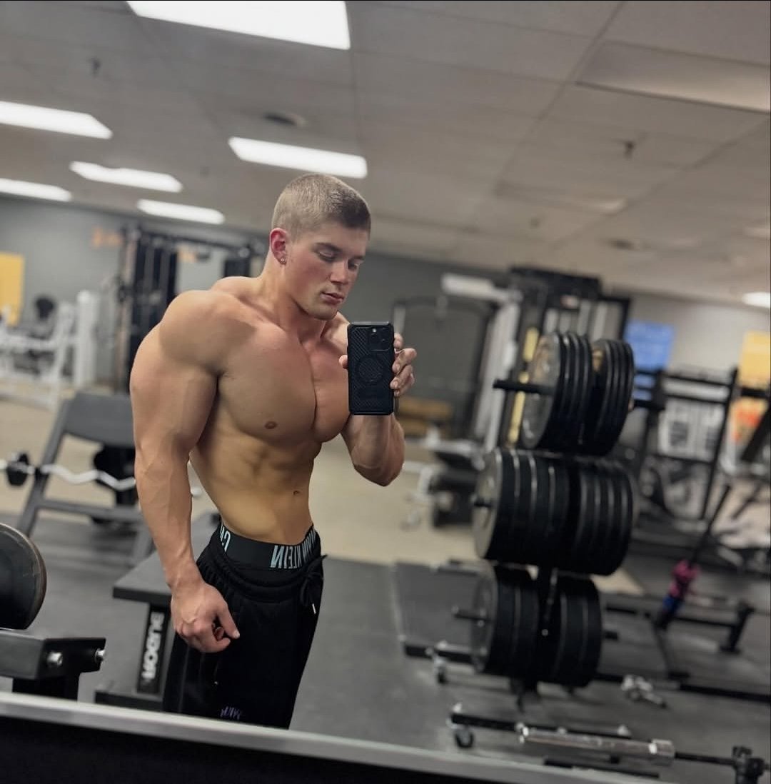 alpha_dave1's tweet photo. Crazy pump.
#Findom #Alpha #cashmaster #bicep
@Alpha_zack1 https://t.co/3KldGoDyyA