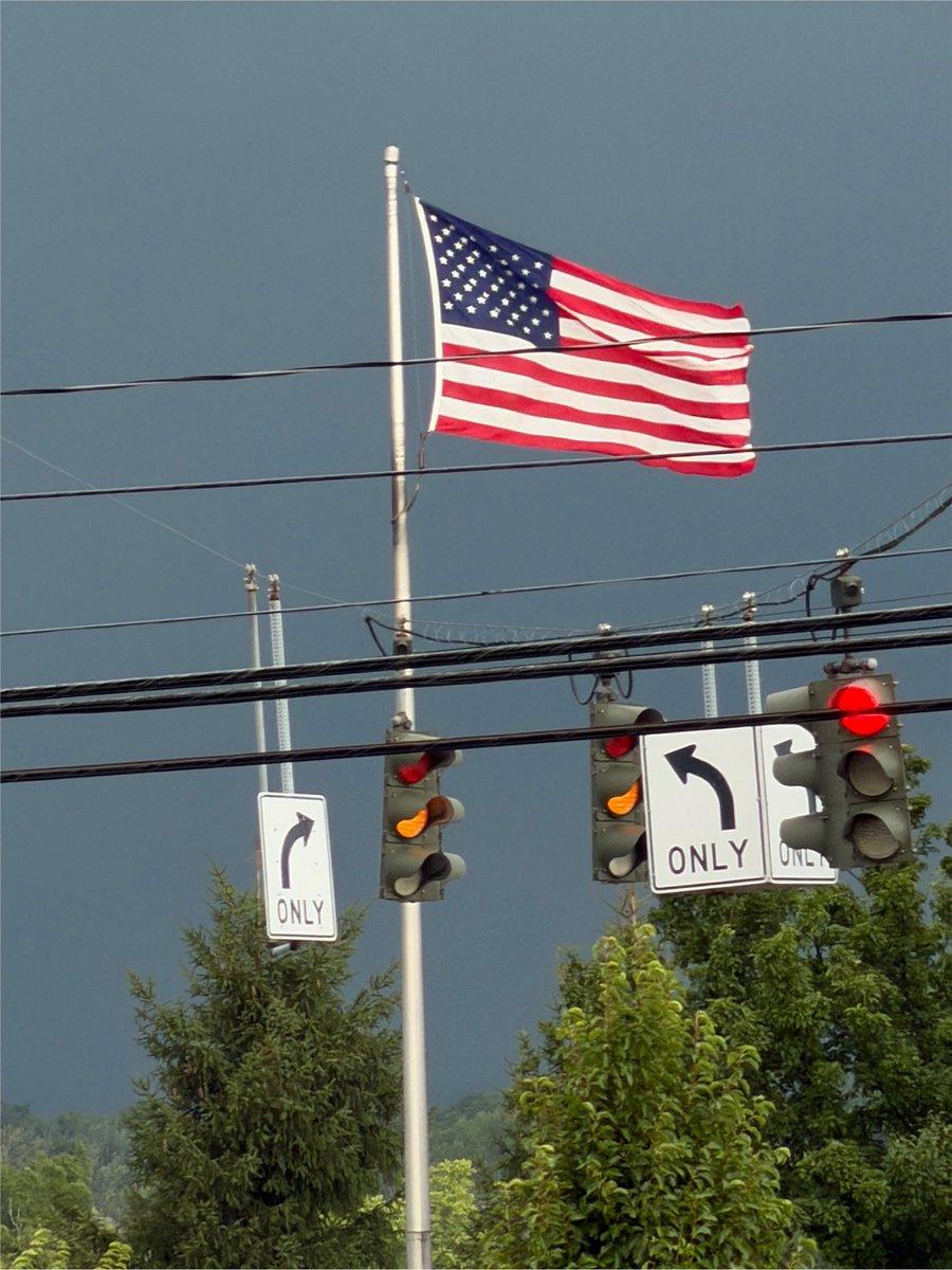 JNasca's tweet photo. @news10nbc Getting dark in Geneseo https://t.co/0Kf2DSqAa9