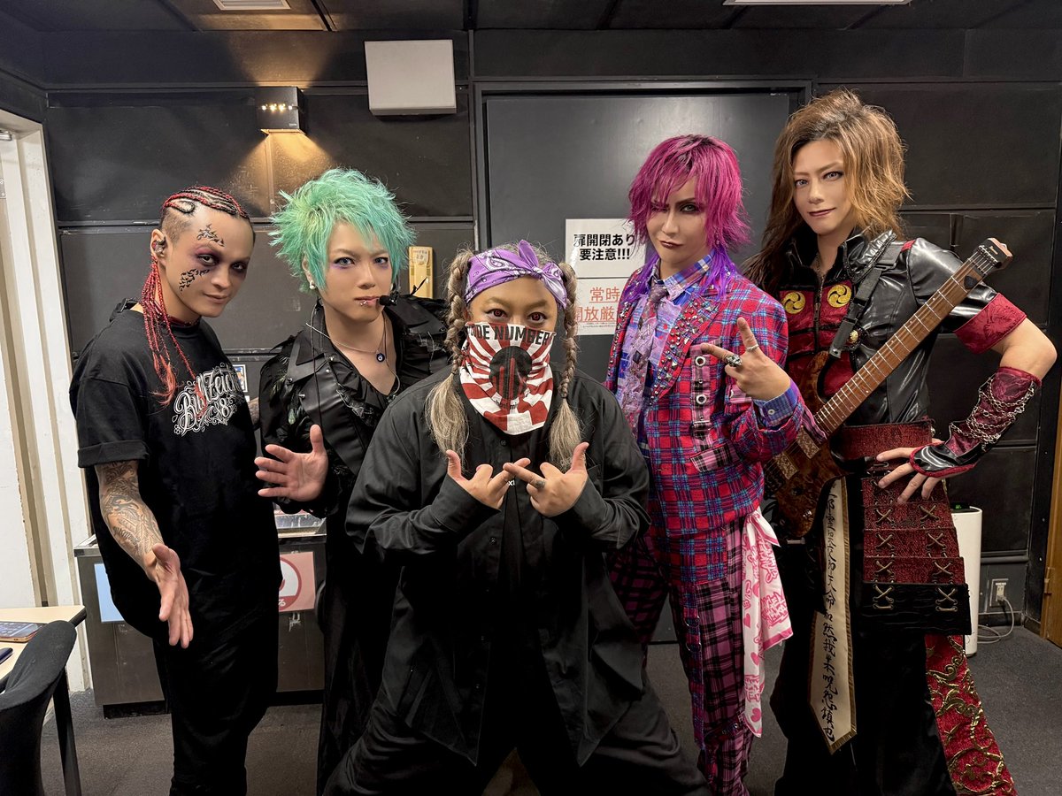 noiz_angeltaka's tweet photo. FC限定　叫Birthday Live
真夏の叫怖
〜2026夢のドリーム殿様御乱心〜

新横浜NEW SIDE BEACH!!

THANXXX❣️

叫ちゃんを祝いまくってきた🎊
ハッピー空間サイコーでした💓

叫ちゃんが子供の頃のコンプレックスだったという
アノ曲をカバーして
 LIVE後、大満足したのか
すぐバーガーキングのメニューを見てました🍔笑
それぐらい最高だったんでしょう❣️

俺も最高だったゼッ💓
